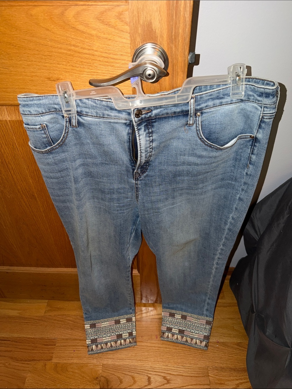 Chico’s so slimming straight leg Jeans